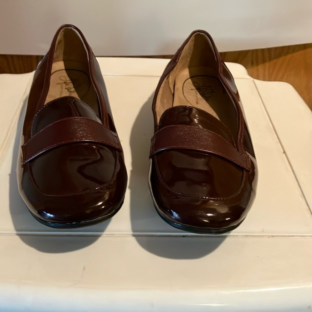 Lifestride Beverly Women’s Patent Leather Wine Sz10 Slip on Loafer EUC